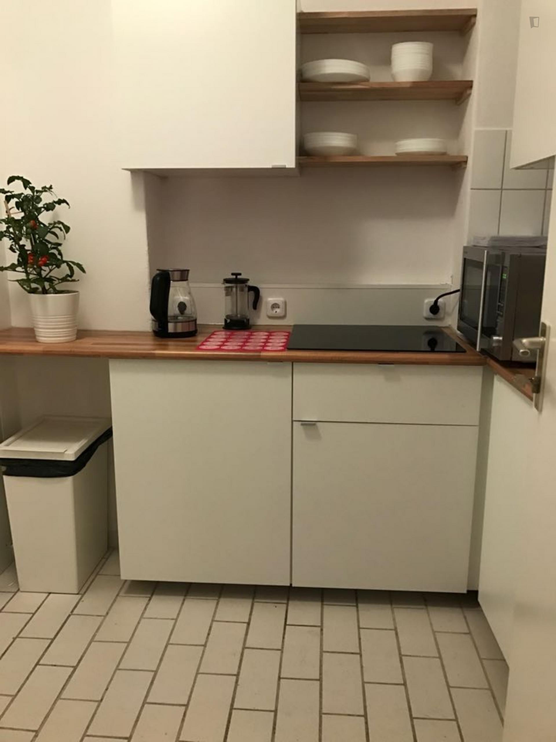 Single bedroom in a shared apartment in Schöneberg