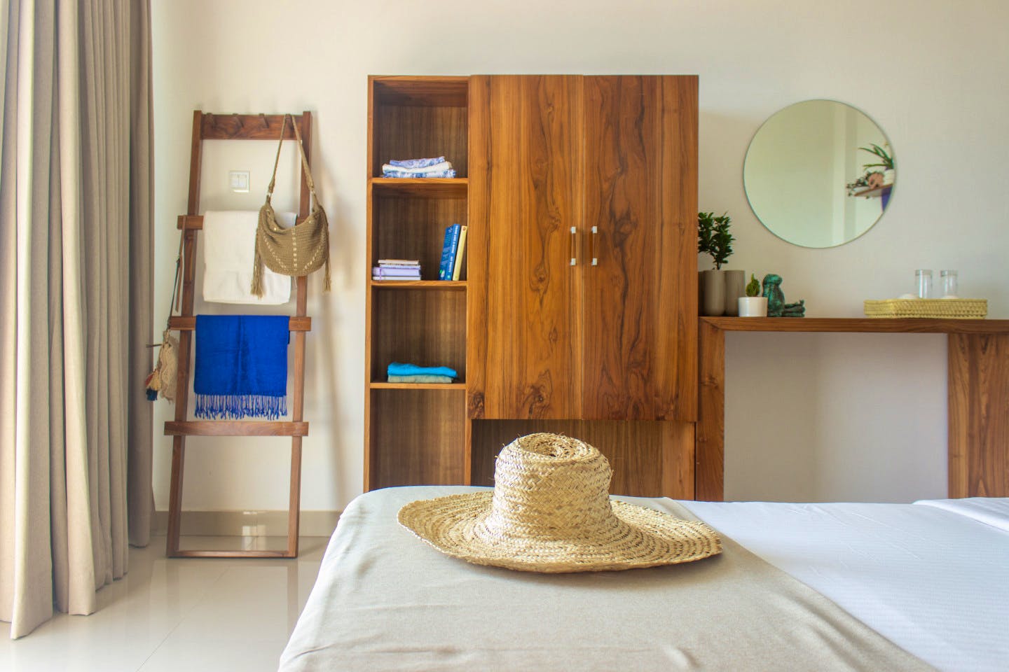 Ocean Front Deluxe Room - 14