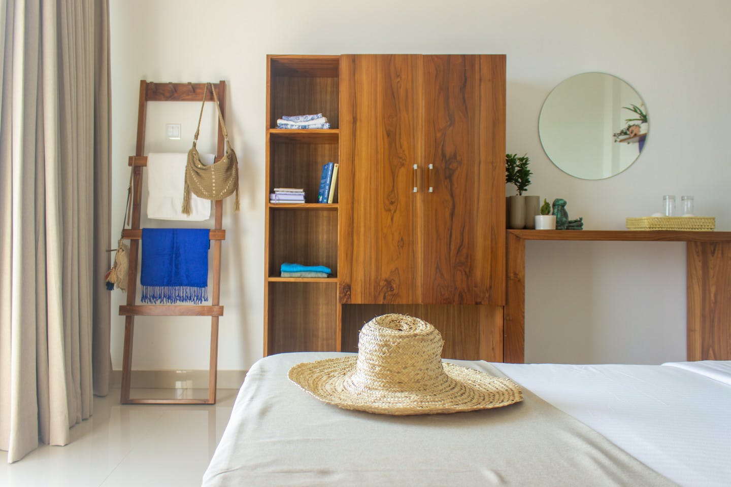 Ocean Front Deluxe Room - 9