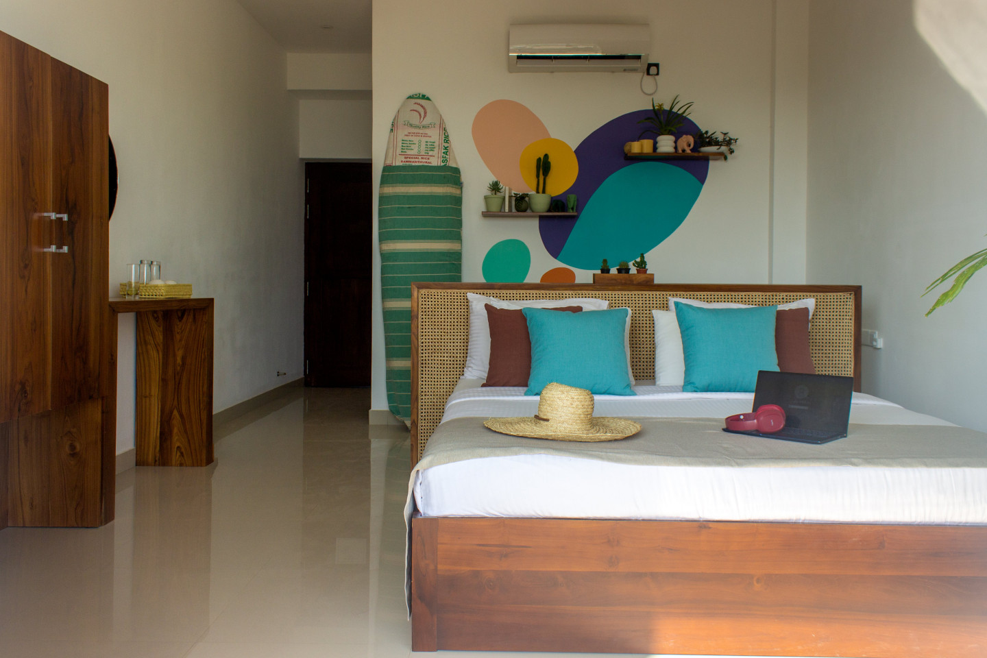 Ocean View Deluxe Room - 13