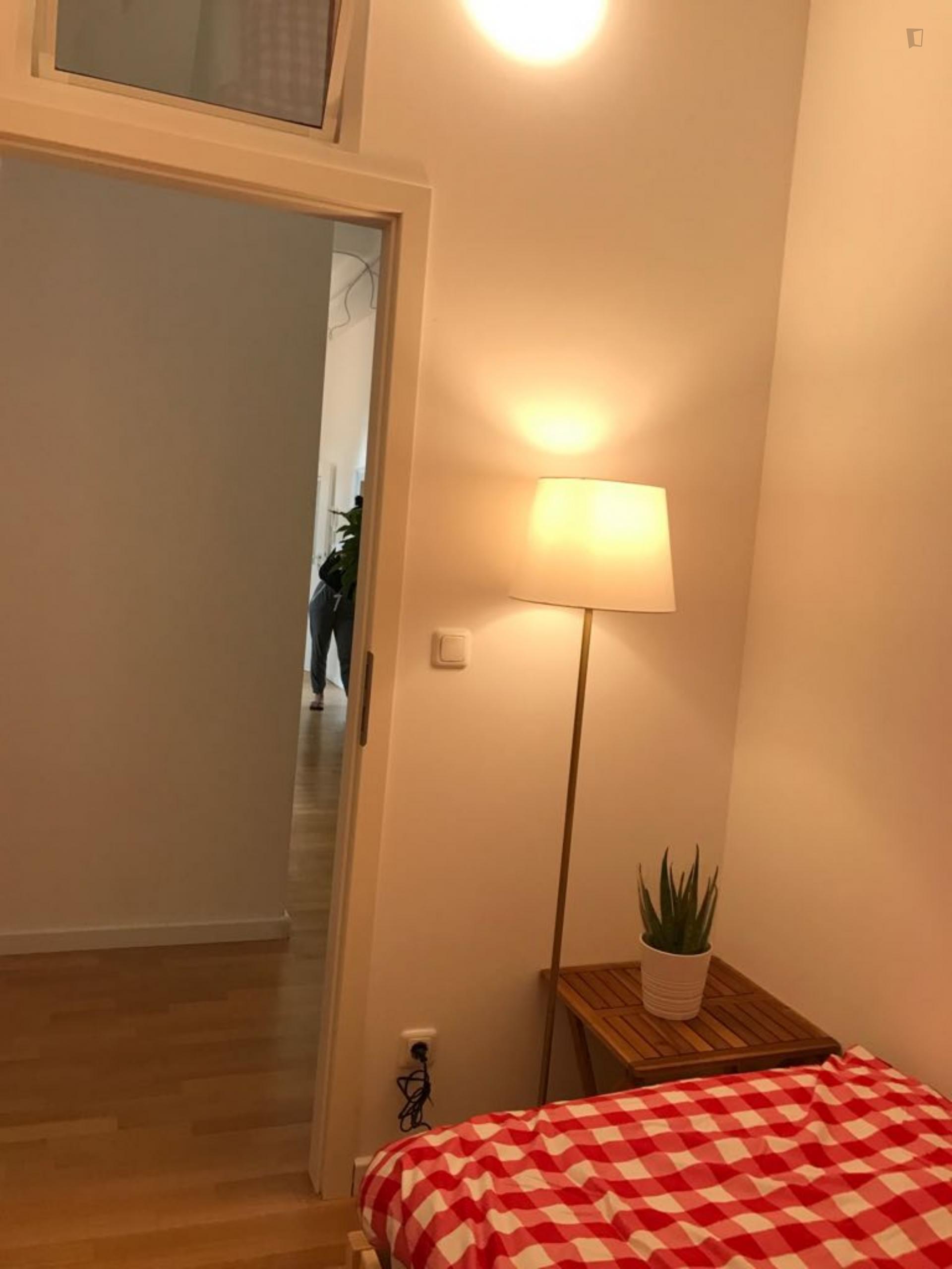 Snug bedroom near the Julius-Leber-Brücke station