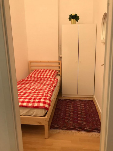 Snug bedroom near the Julius-Leber-Brücke station - Gallery - 11