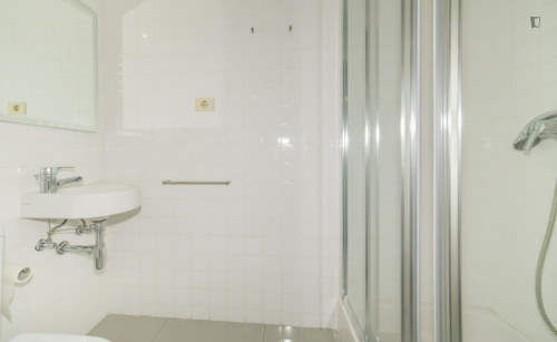 Single bedroom close to Faculty of Economics, University of Coimbra - Gallery - 12