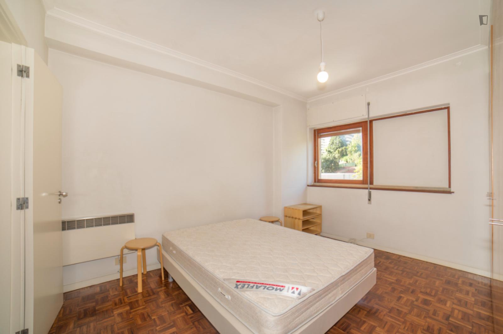 Single Bedroom Close To Faculty Of Economics, University Of Coimbra - 1