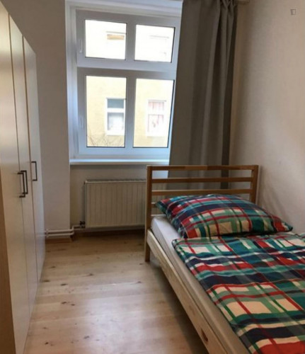 Interesting single bedroom in Spandau  - Gallery -  3