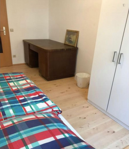 Interesting single bedroom in Spandau  - Gallery -  2