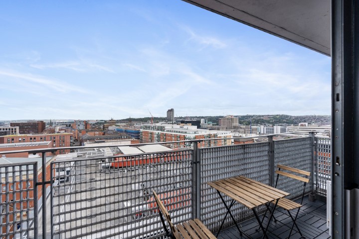 Penthouse Apartment - Portland Tower - Gallery - 5