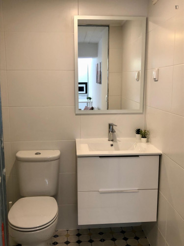 Elegant studio within walking distance from Nova SBE in Carcavelos Centre