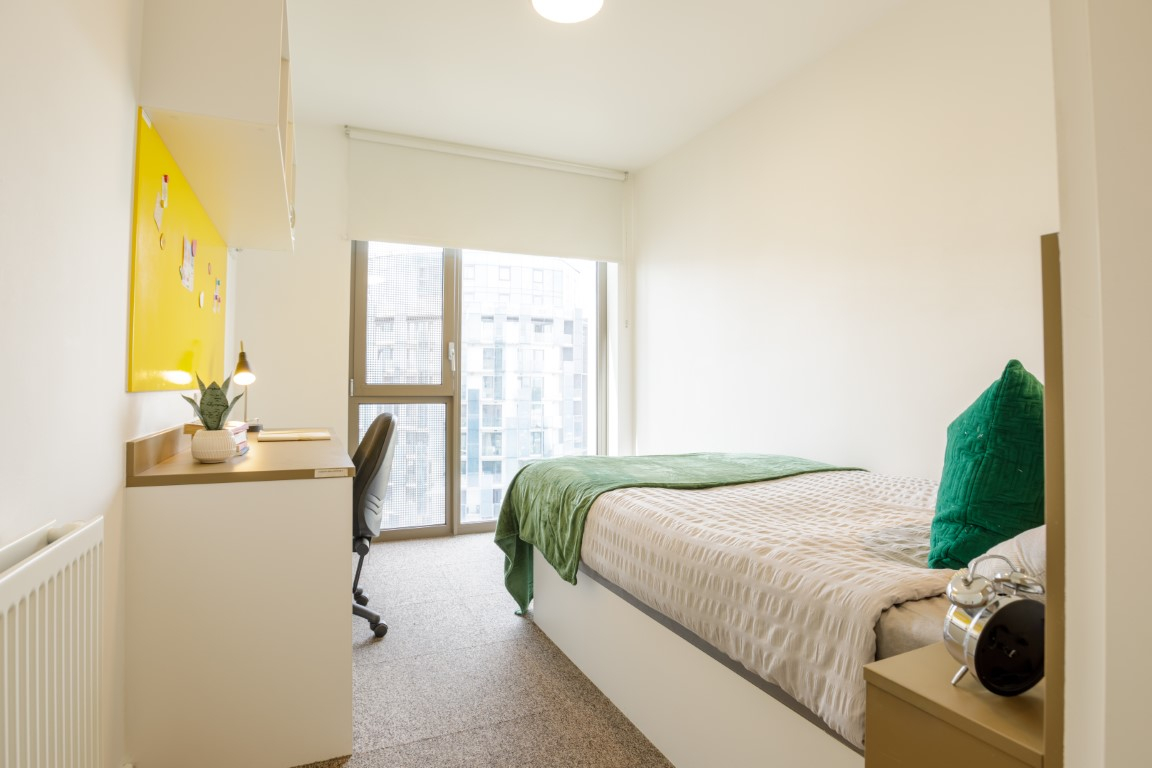 5 Bed Upper Floor En-Suite - 1