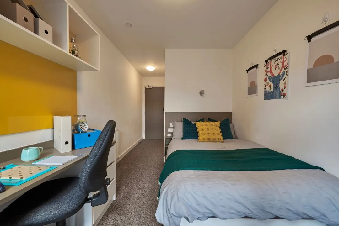 5 Bed Upper Floor En-Suite  -  Felda House (Wembley)  - Gallery -  12