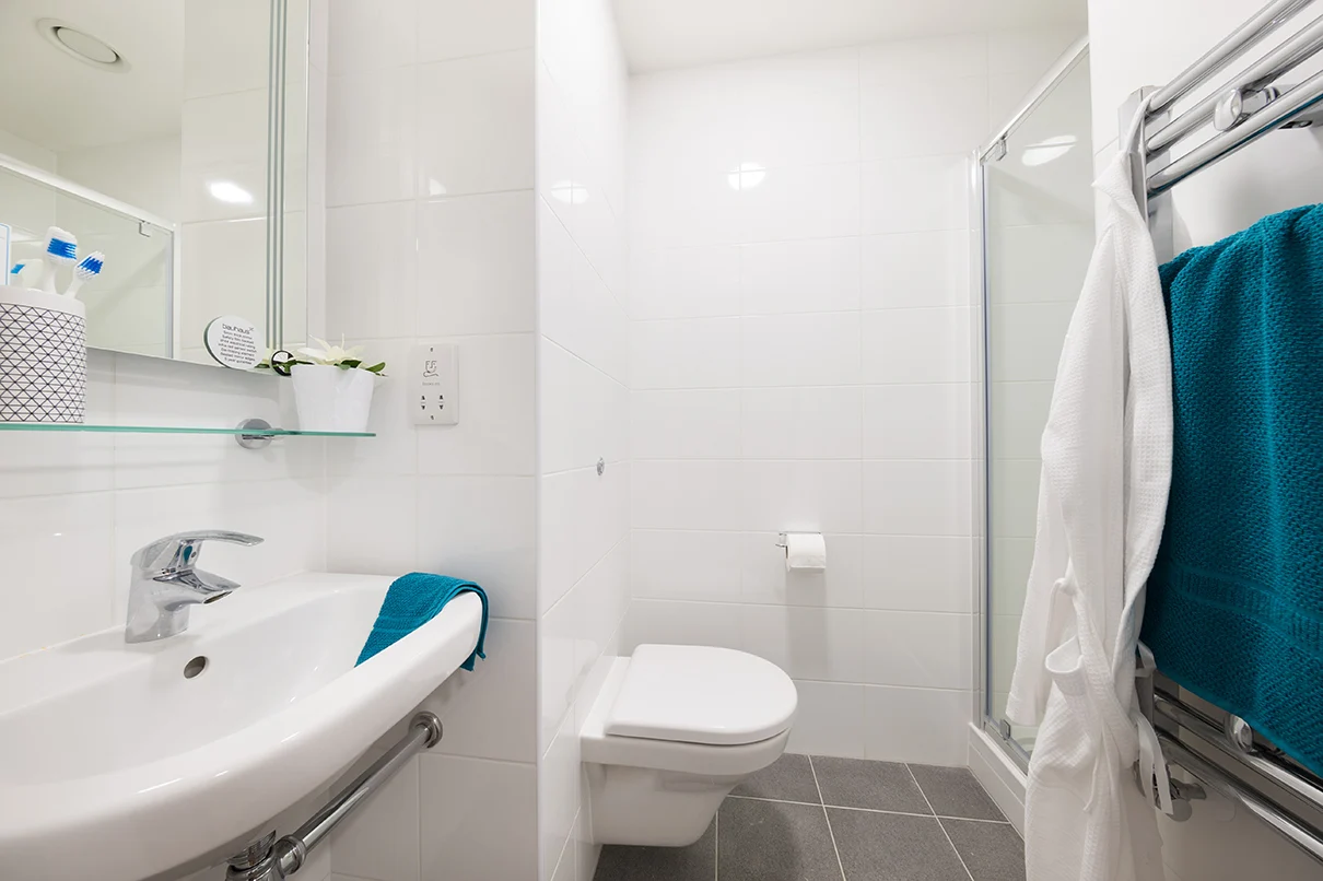  5 Bed Upper Floor En-Suite  -  Felda House (Wembley)  - Gallery -  9