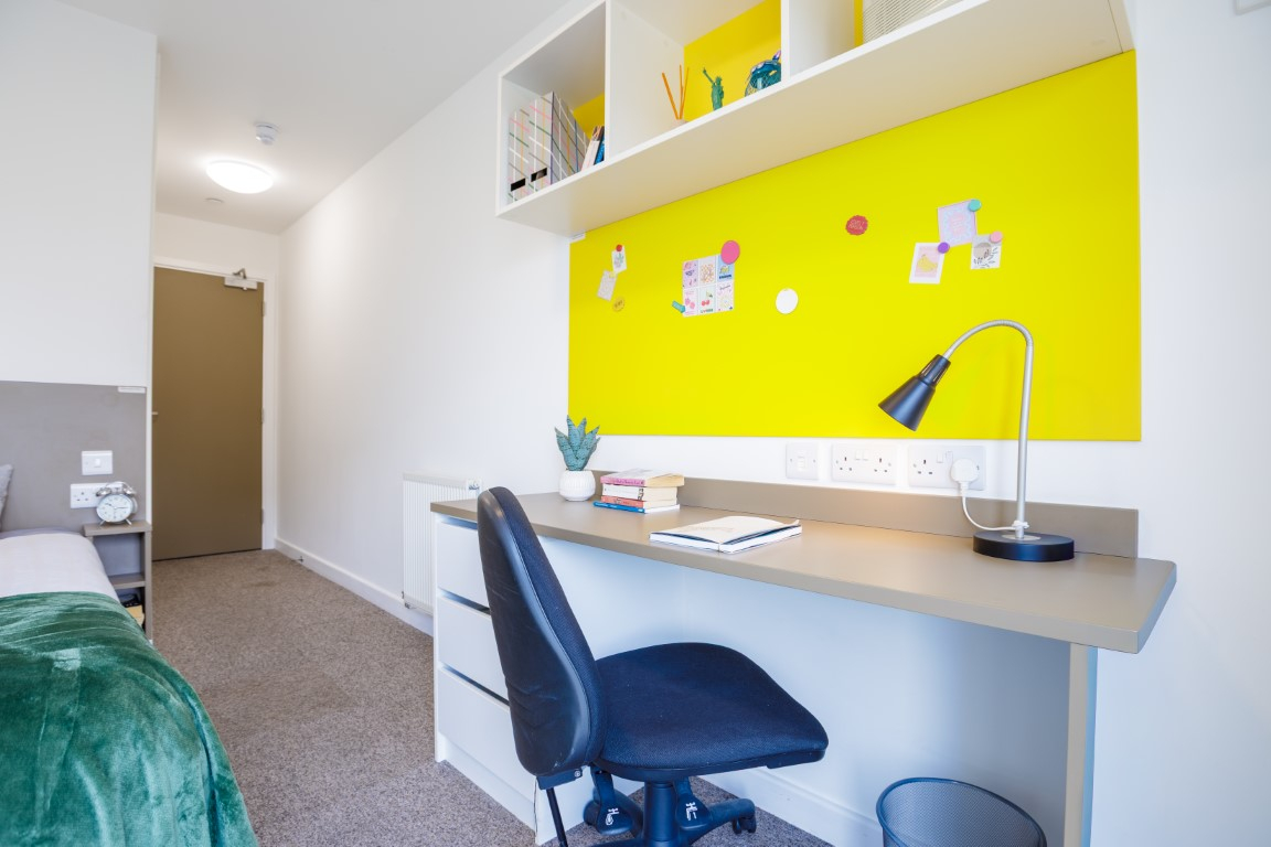 5 Bed Upper Floor En-Suite - 4