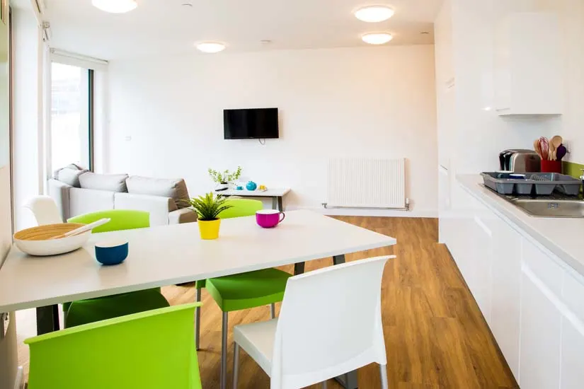  5 Bed Standard En-Suite  -  Felda House (Wembley)  - Gallery -  6