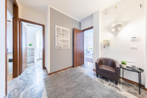 Really cool double bedroom with a balco Parrocchia Madonna Pellegrina room B - Gallery - 12