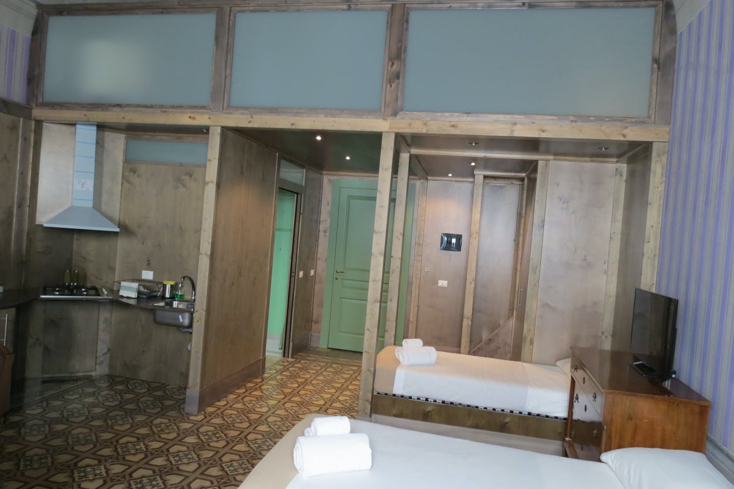 Quad Premium Apartment - 34