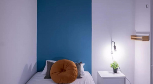 Charismatic bedroom near the Alameda metro