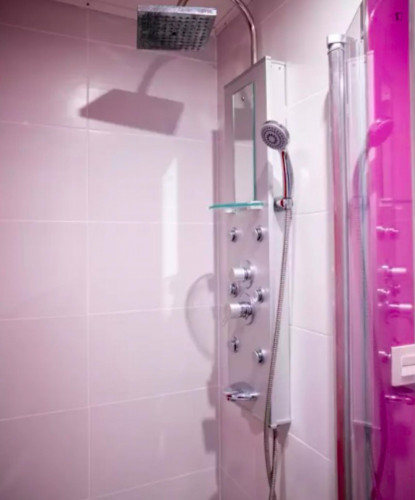 Charismatic bedroom near the Alameda metro