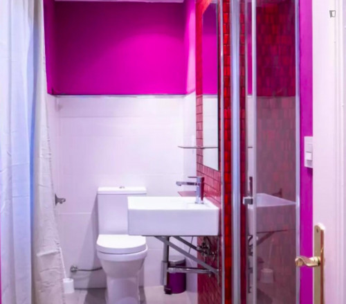 Charismatic bedroom near the Alameda metro