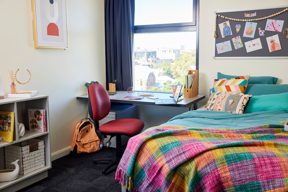  King Single Bed With 4 Bed Apartment  -  Broadway X Scape  - Gallery -  6