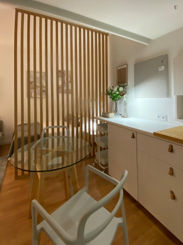 Monte Estoril. Beautiful studio 15 minutes walking distance from l train station