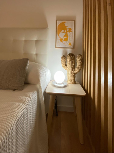 Monte Estoril. Beautiful studio 15 minutes walking distance from l train station