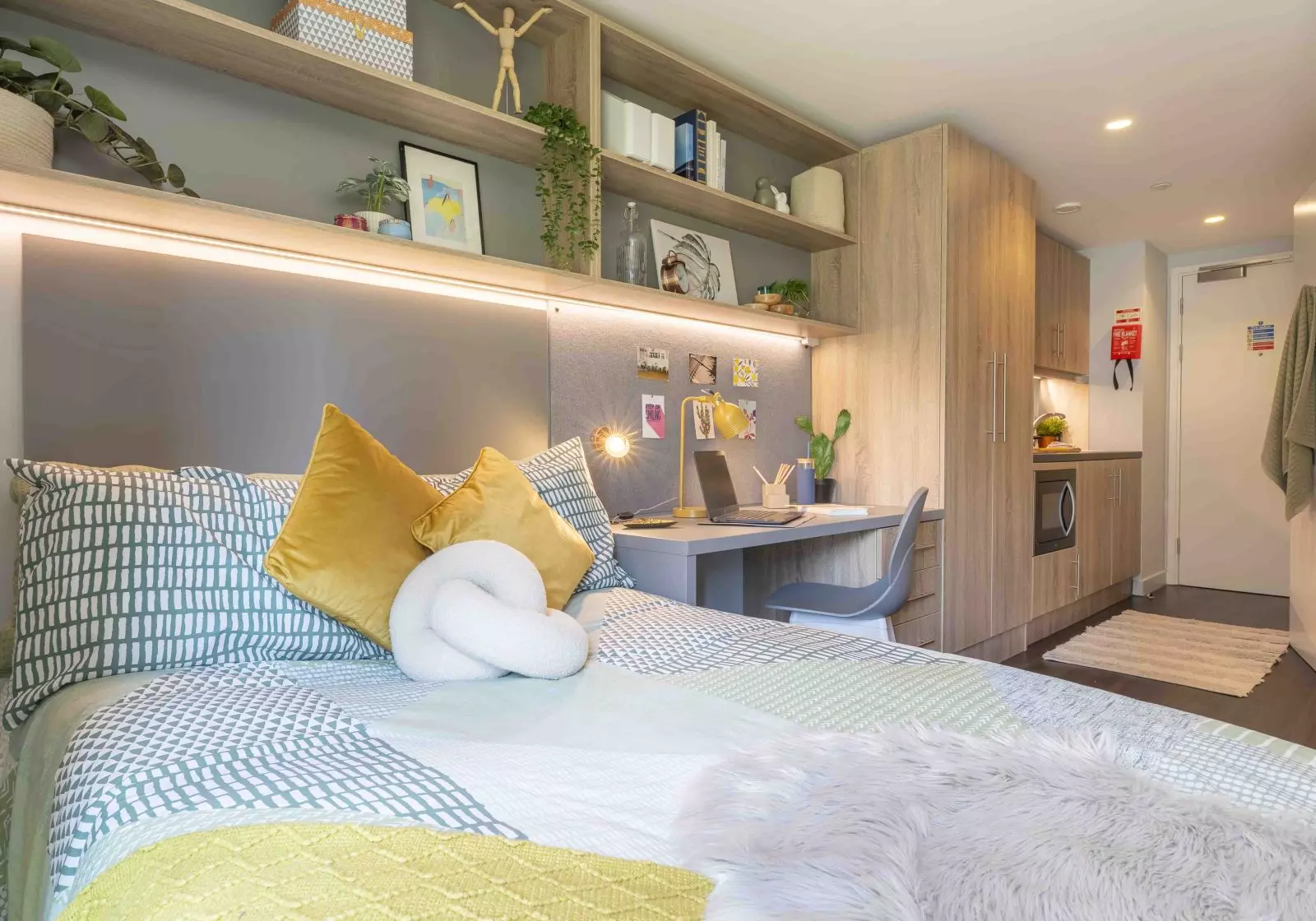 Bronze Studio Deluxe - iQ Aldgate - Gallery - 7