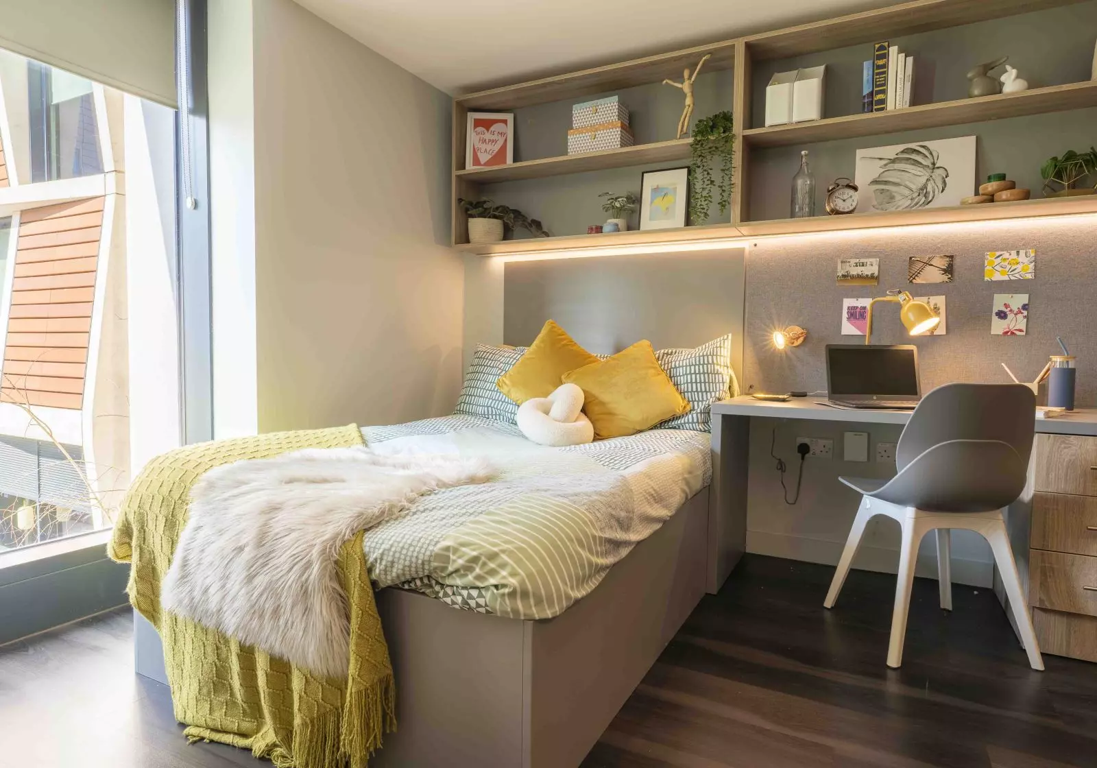 Bronze Studio Deluxe - iQ Aldgate - Gallery - 5