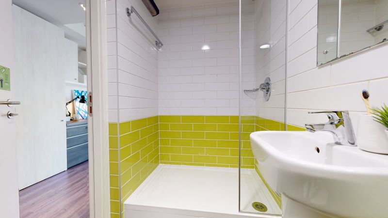  Gold Studio Deluxe  -  iQ Aldgate  - Gallery -  4