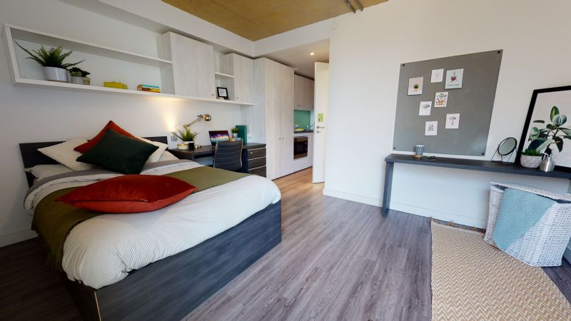  Platinum Studio Premium  -  iQ Aldgate  - Gallery -  1