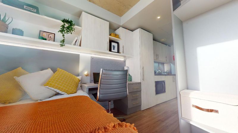  Silver Studio Premium  -  iQ Aldgate  - Gallery -  2
