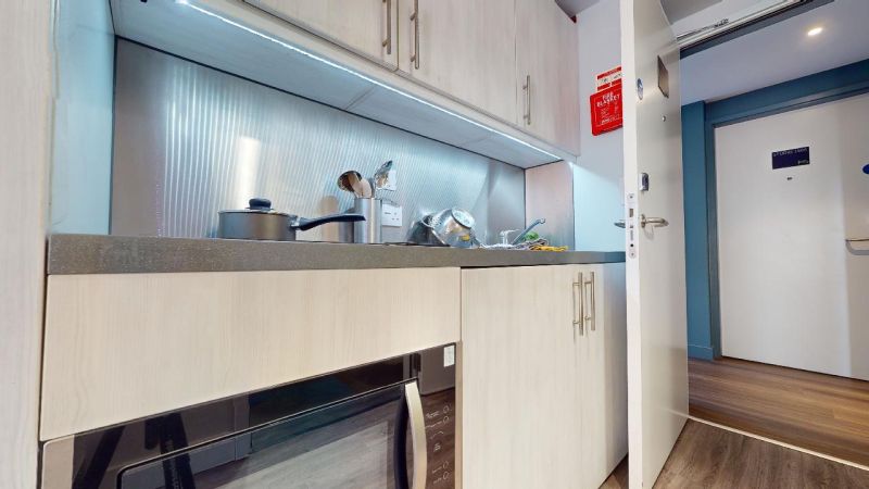  Silver Studio Premium  -  iQ Aldgate  - Gallery -  3