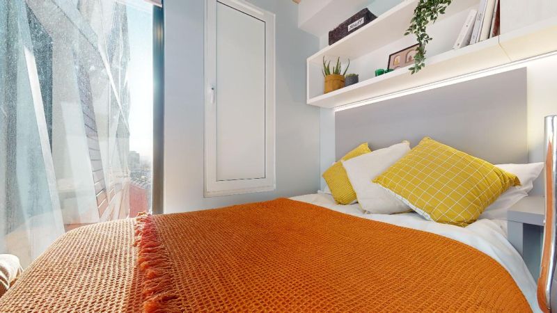  Silver Studio Premium  -  iQ Aldgate  - Gallery -  1
