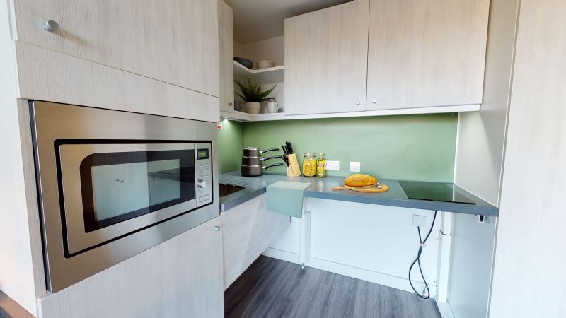  Platinum Studio Deluxe  -  iQ Aldgate  - Gallery -  5