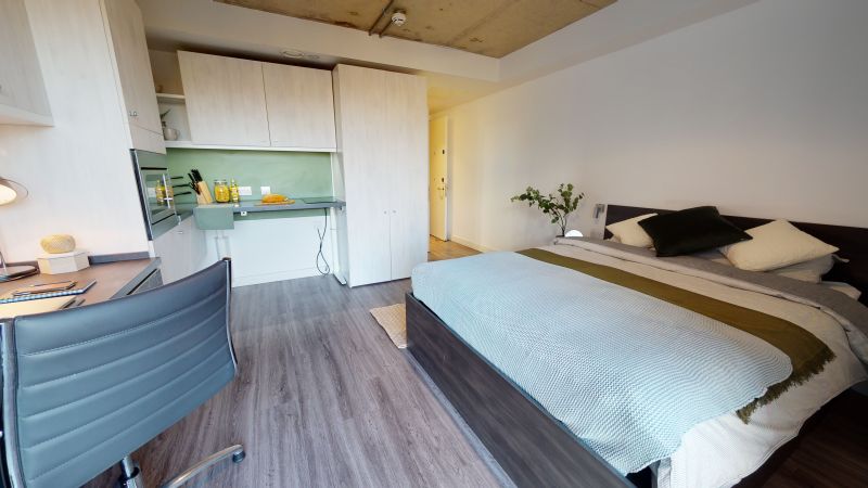  Platinum Studio Deluxe  -  iQ Aldgate  - Gallery -  4
