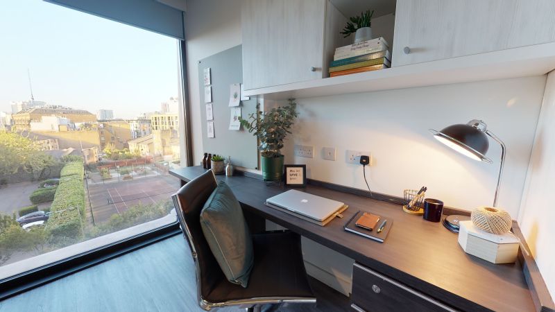  Platinum Studio Deluxe  -  iQ Aldgate  - Gallery -  3