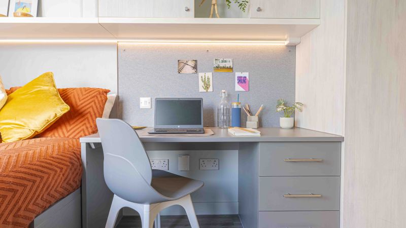  Silver Studio Deluxe  -  iQ Aldgate  - Gallery -  5