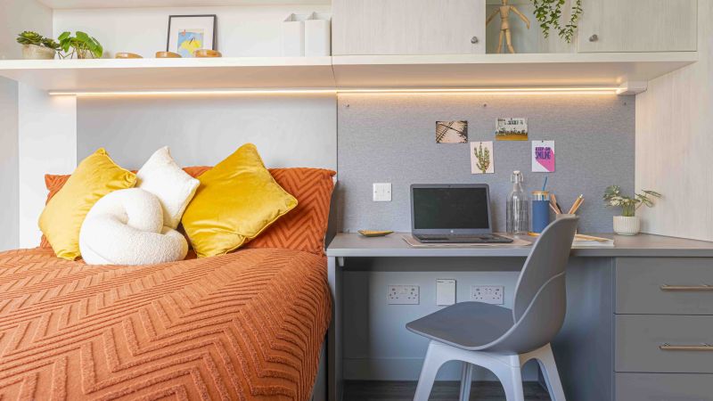  Silver Studio Deluxe  -  iQ Aldgate  - Gallery -  3