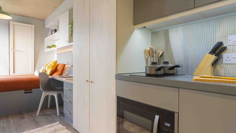  Silver Studio Deluxe  -  iQ Aldgate  - Gallery -  6