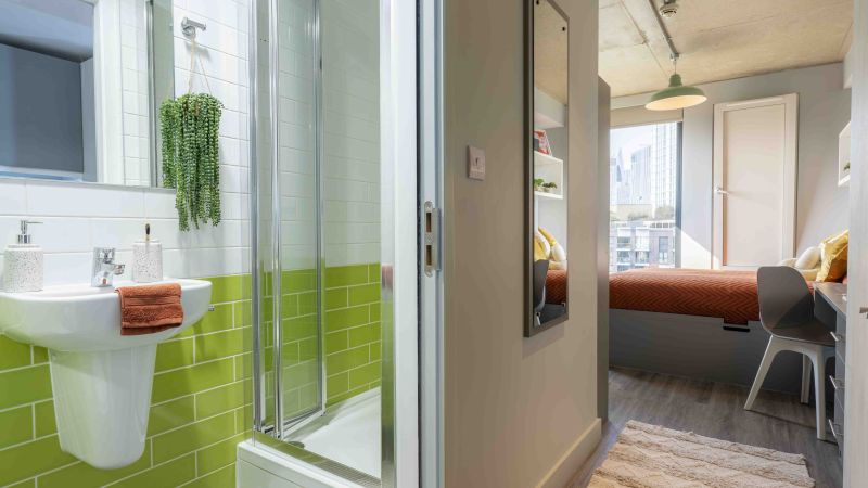  Silver Studio Deluxe  -  iQ Aldgate  - Gallery -  10