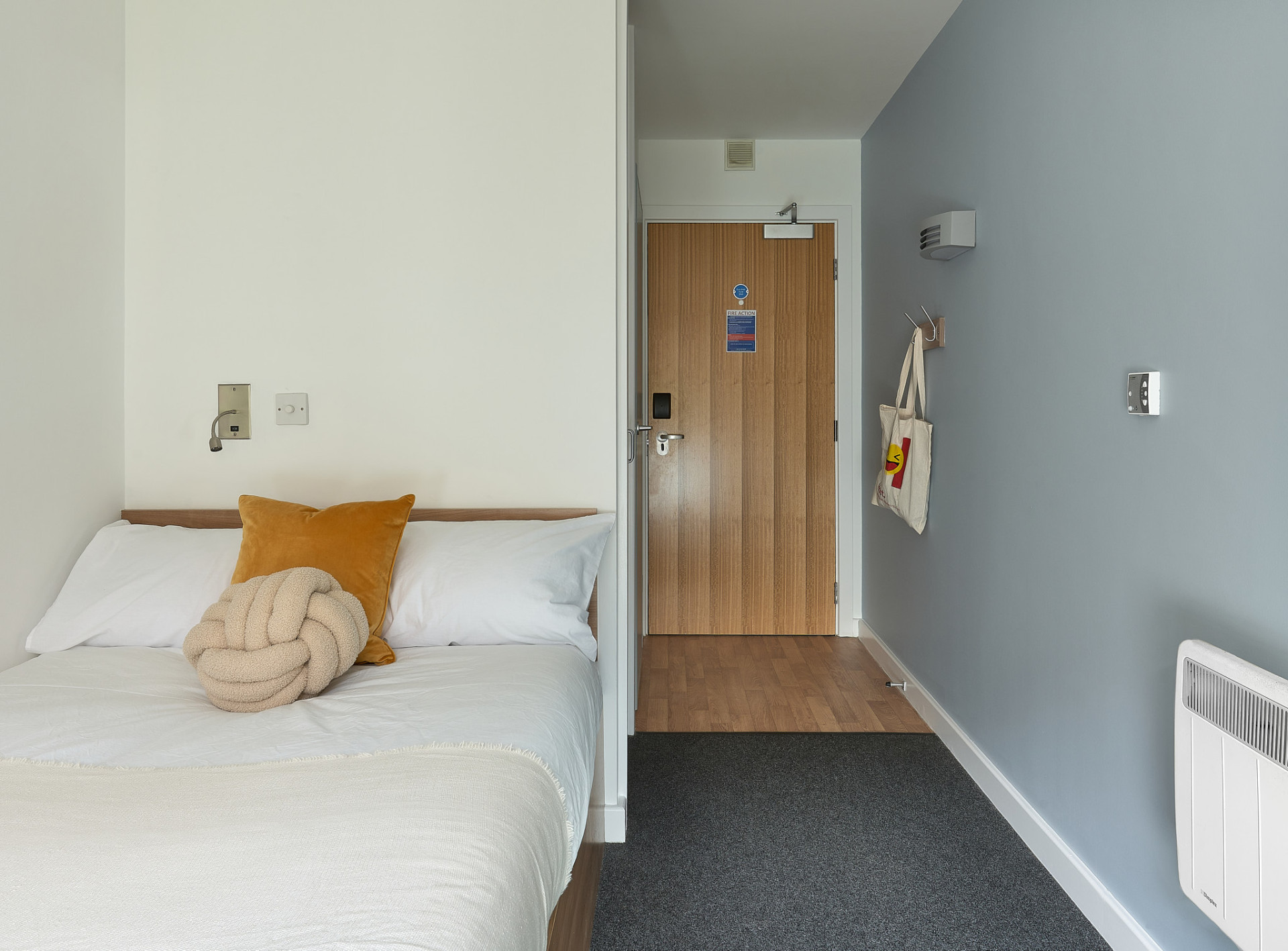 Gold En-Suite - Cavendish Place - Gallery - 9