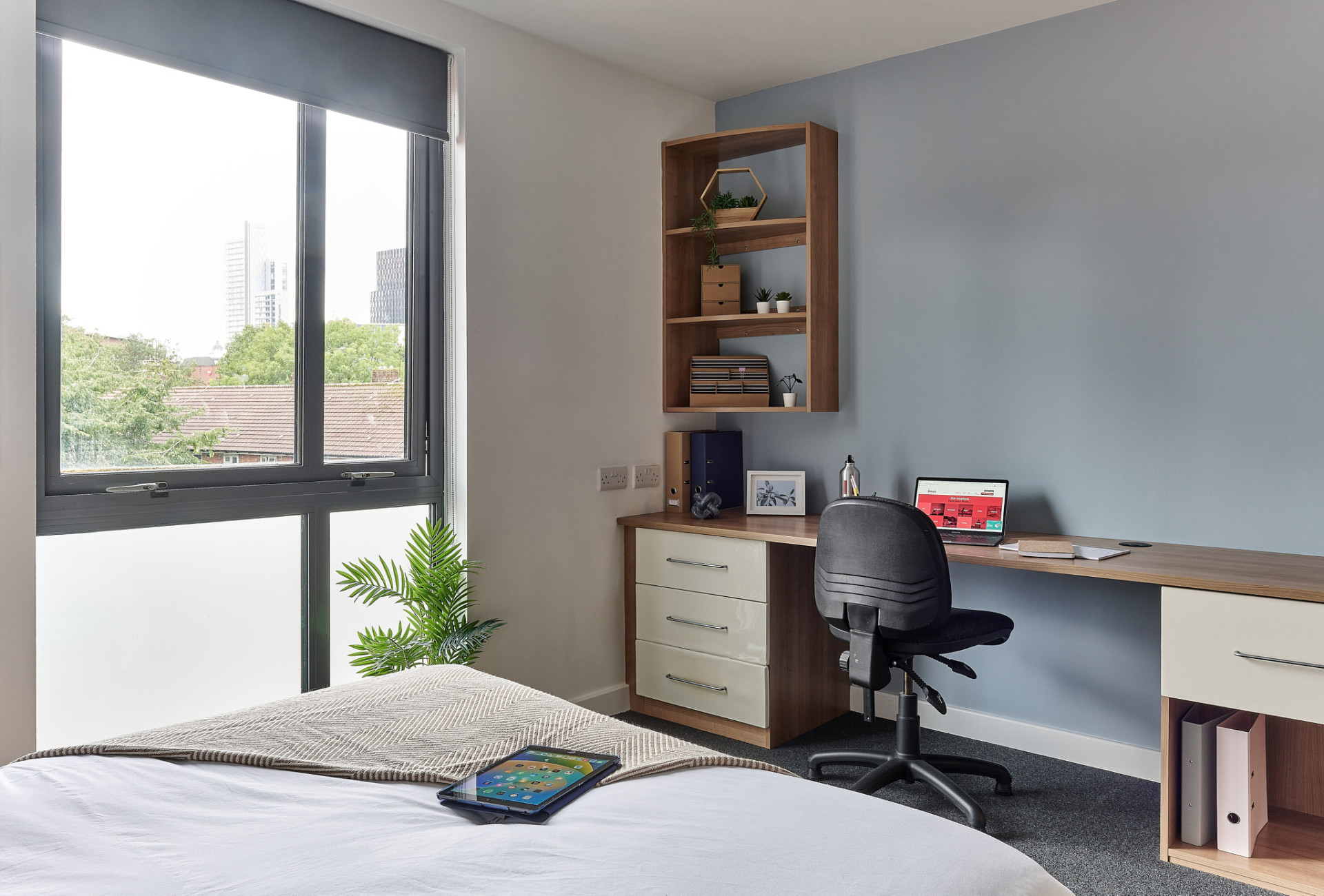 Accessible Gold En-Suite - Cavendish Place - Gallery - 2