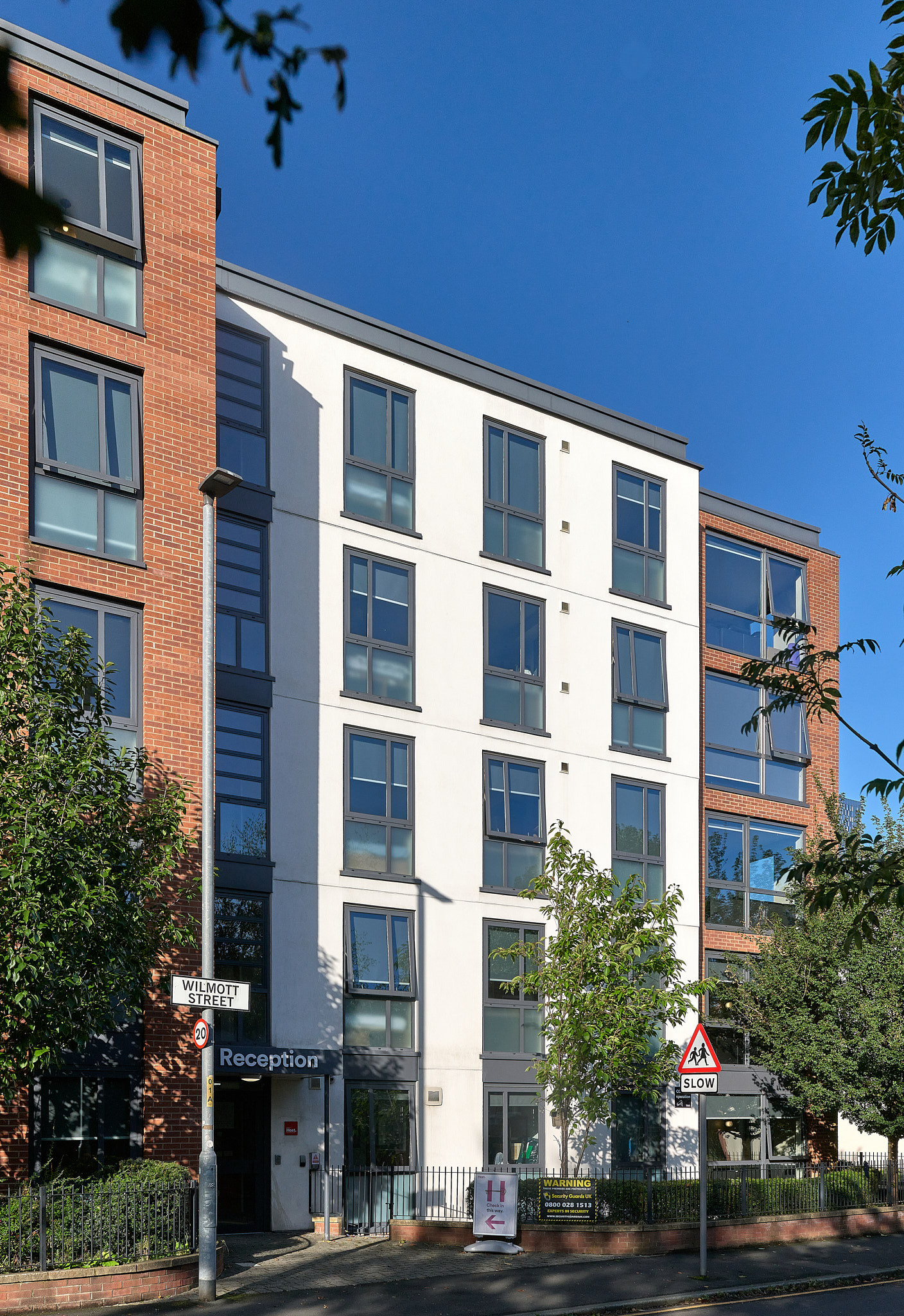 Accessible Gold En-Suite - Cavendish Place - Gallery - 4