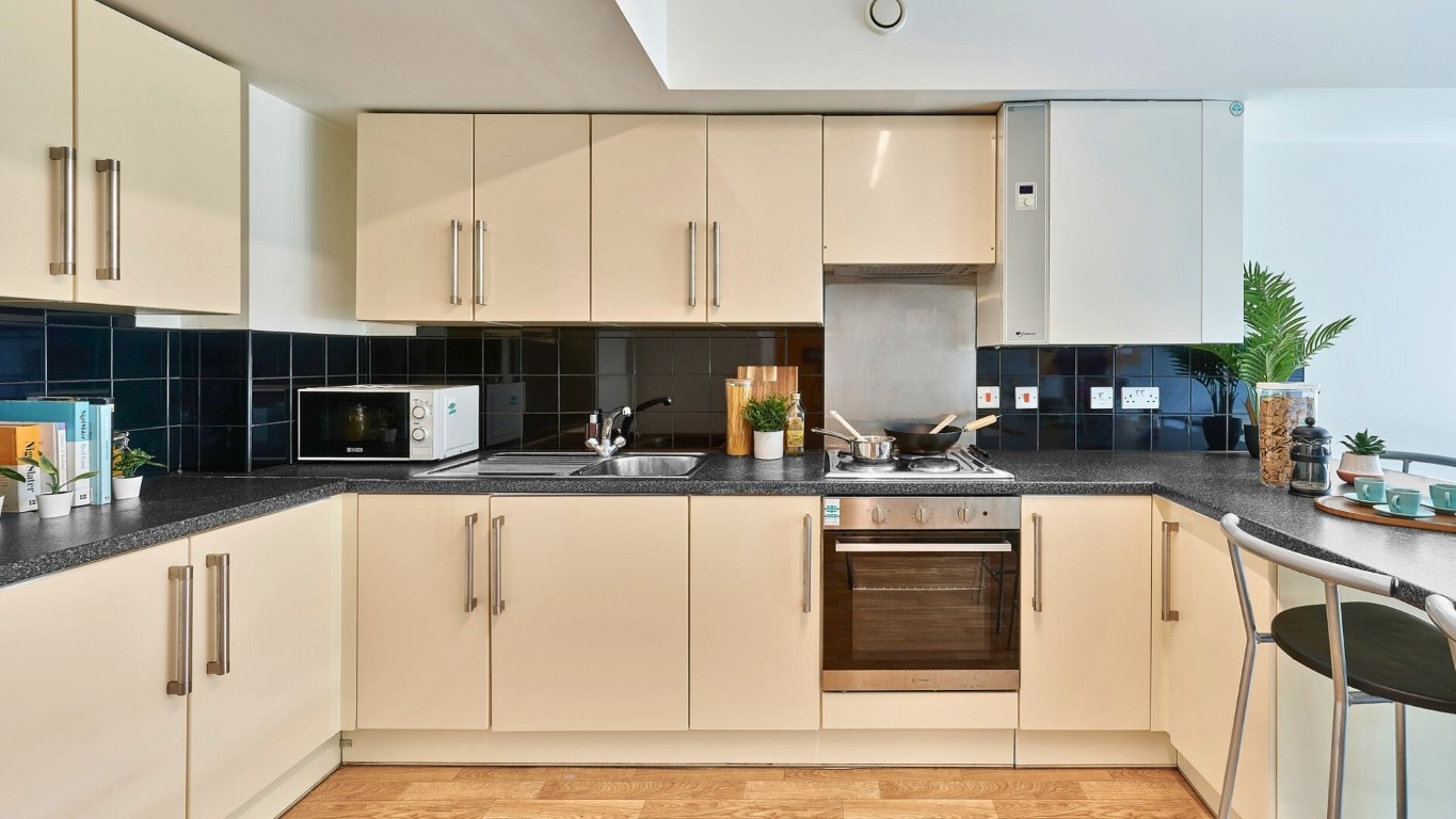  Accessible Gold En-Suite  -  Cavendish Place  - Gallery -  6