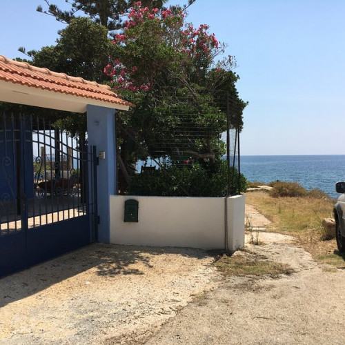 Comfortable Beach House w/ Terrace + Garden