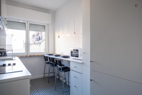 Cosy double bedroom in a 3-bedroom apartment - Gallery - 8
