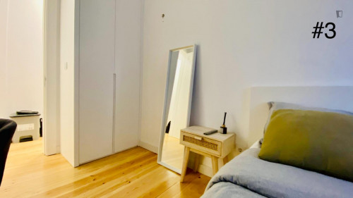 Cozy double bedroom, renovated apartment in Arroios