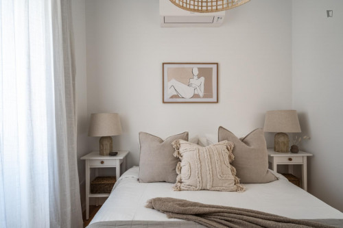 Very elegant 2-bedroom apartment in Campolide - Gallery - 31