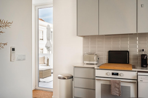 Very elegant 2-bedroom apartment in Campolide