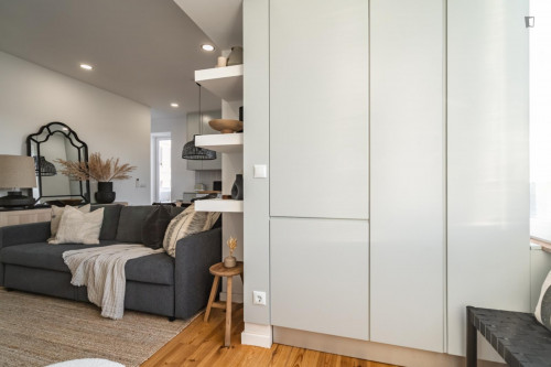 Very elegant 2-bedroom apartment in Campolide - Gallery - 22