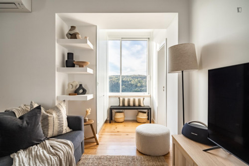 Very elegant 2-bedroom apartment in Campolide - Gallery - 27